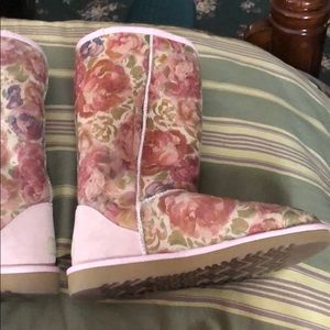 Real UGGS NEVER WORN